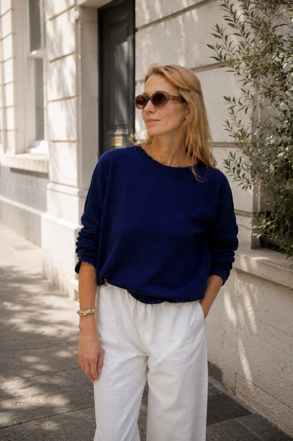 blue crew neck basic
