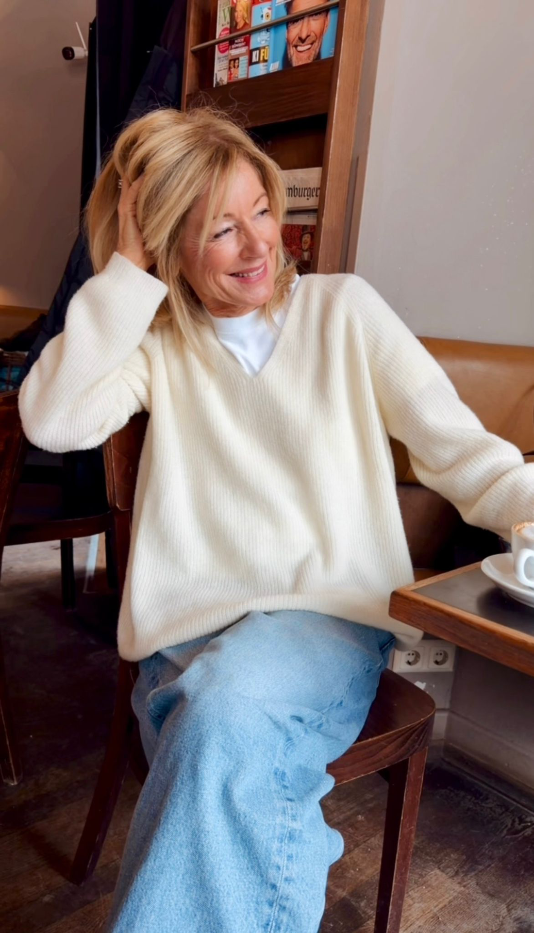 Charismalook V-neck Luxe Cream White