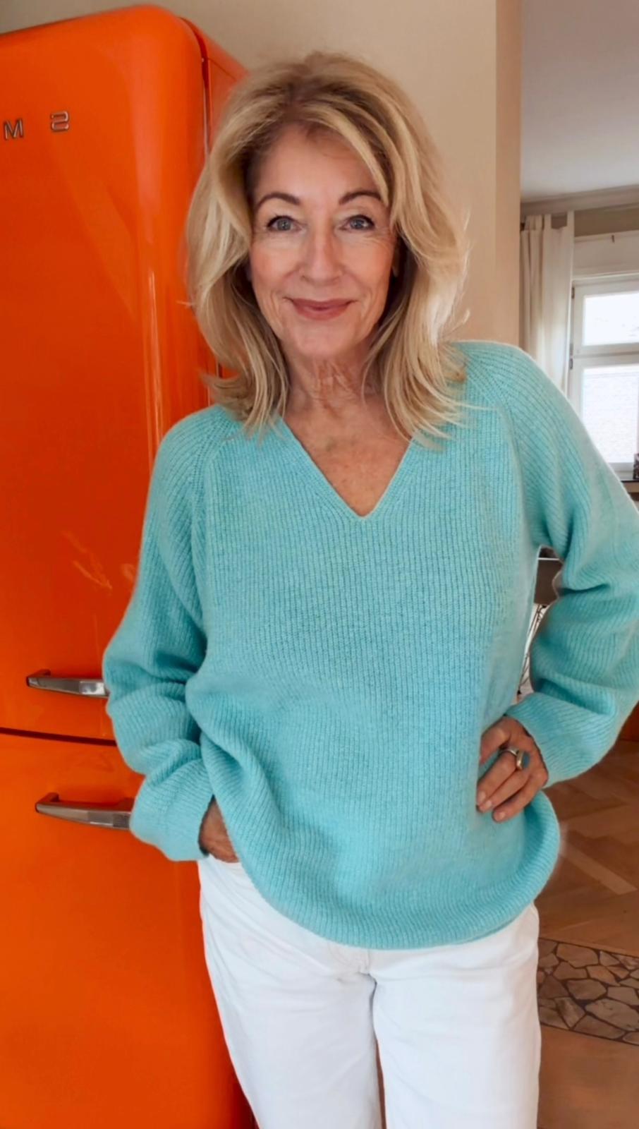 Charismalook V-neck Basic Acqua