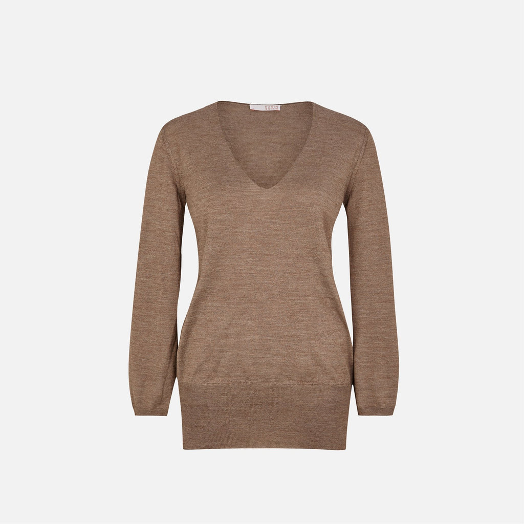 V - neck jumper in merino and silk - www.karinrocke.com